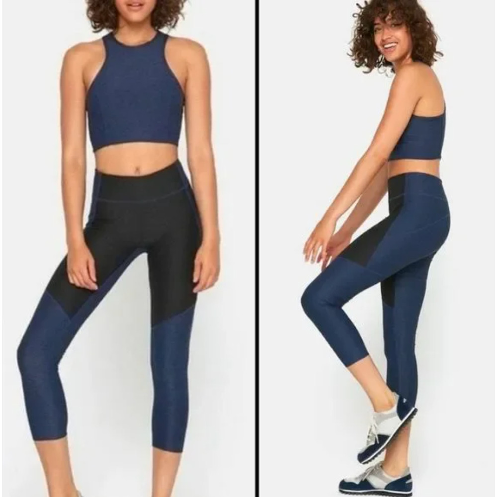 Outdoor Voices Warmup 3/4 Two Tone‎ Leggings in Navy and Charcoal Size XS